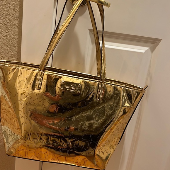 Kate Spade /Gold /Perforated Hearts /Shoulder Tote bag. Dimensions 10/12/6 - Picture 5 of 9